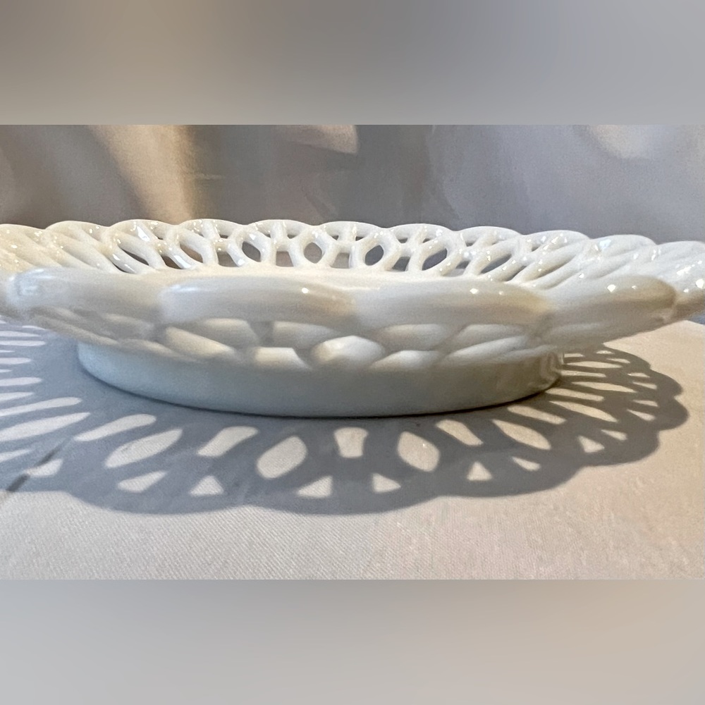 Rare Vintage White Milk Glass Lace Edge - H Border 7.5 “ Diam Plate Antique Dish - Picture 14 of 15